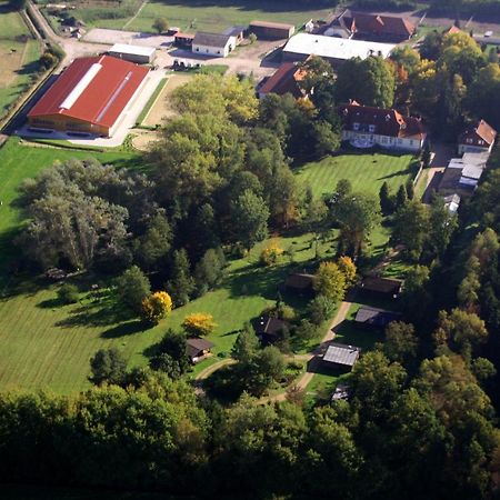 Heidegut Eschede Reitsportanlage Und Feriendorf Exteriör bild