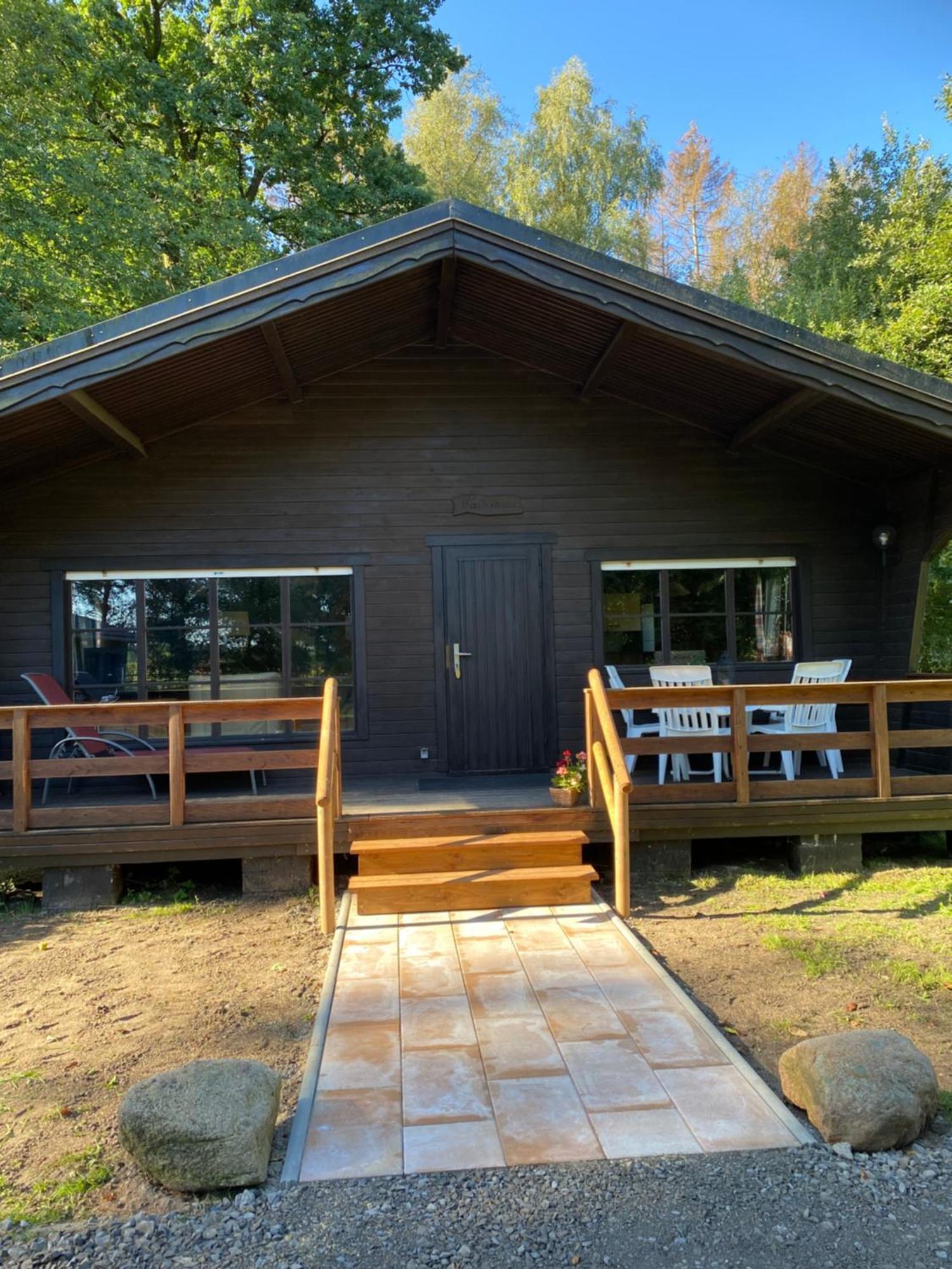 Heidegut Eschede Reitsportanlage Und Feriendorf Exteriör bild