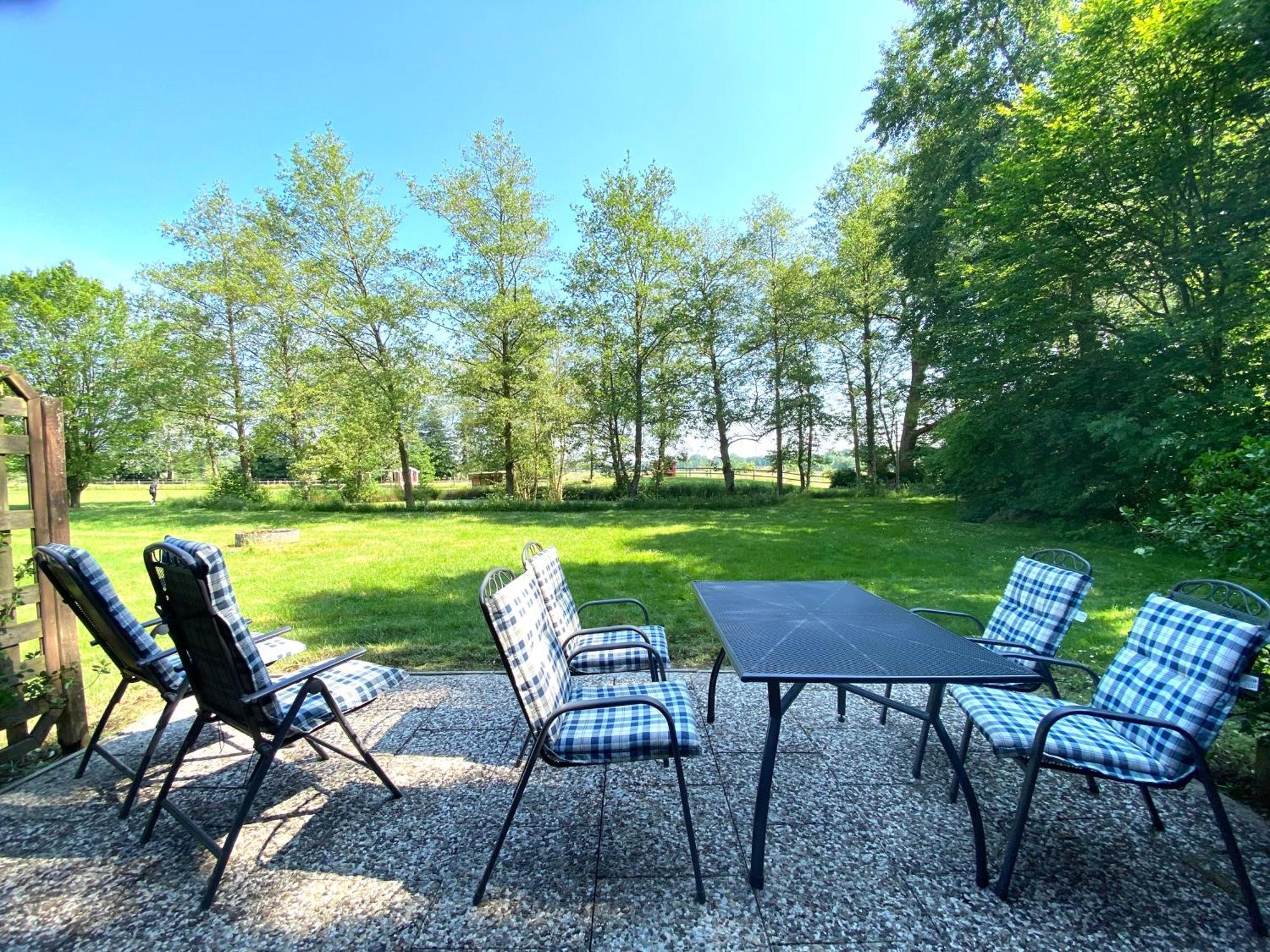 Heidegut Eschede Reitsportanlage Und Feriendorf Exteriör bild