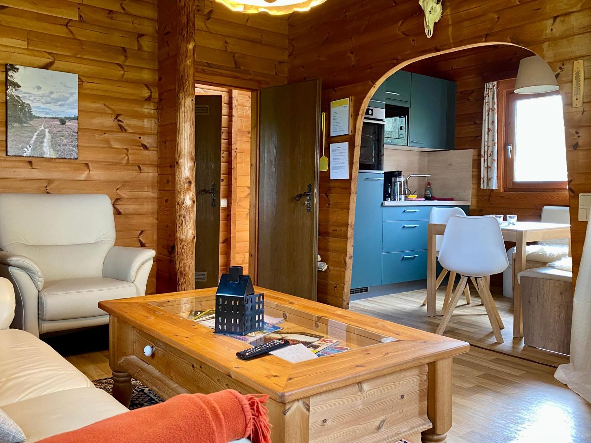 Heidegut Eschede Reitsportanlage Und Feriendorf Exteriör bild