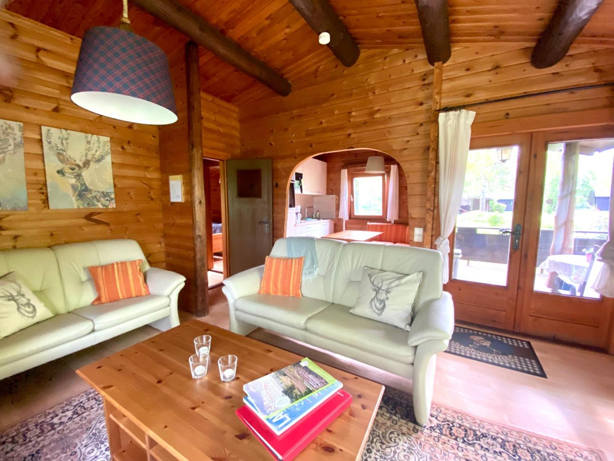 Heidegut Eschede Reitsportanlage Und Feriendorf Exteriör bild